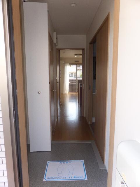 物件内観写真9　(玄関)