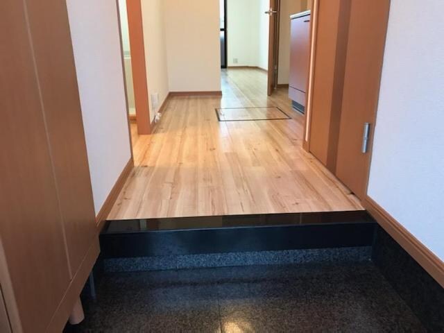 物件内観写真9　(玄関)