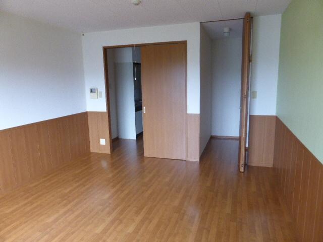 物件内観写真2　(洋室)