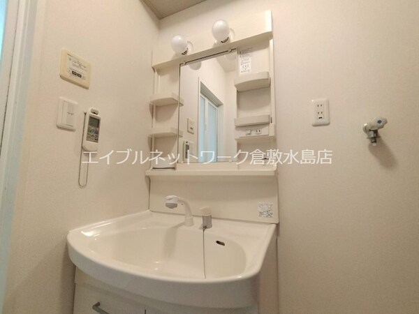 独立洗面台