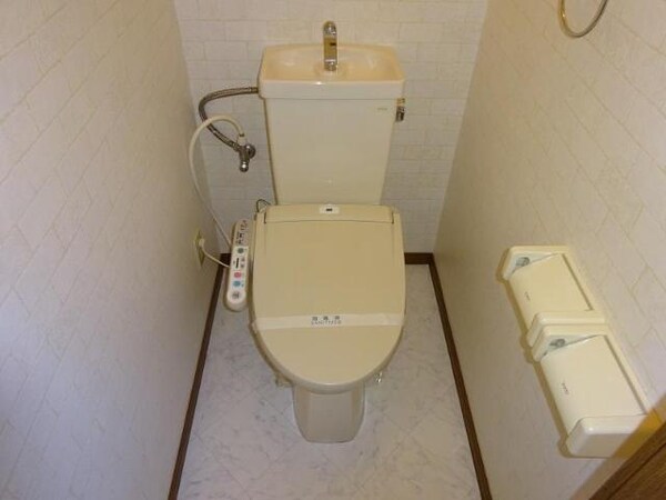 トイレ(シャワー付トイレ)