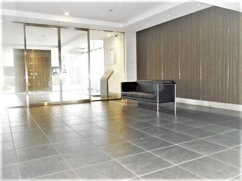 物件外観写真4　(エントランスホール　※2022年4月撮影)