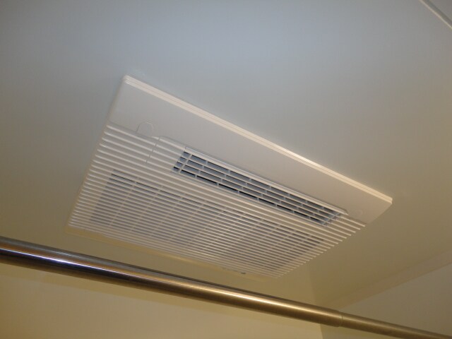物件内観写真6　(浴室換気乾燥機)