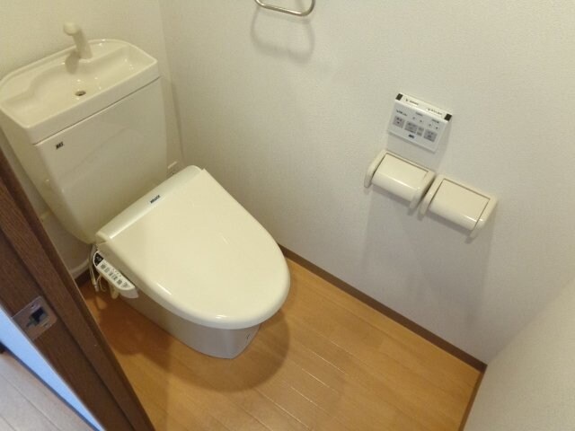 物件内観写真15　(ＷＣ（シャワー付トイレ）)