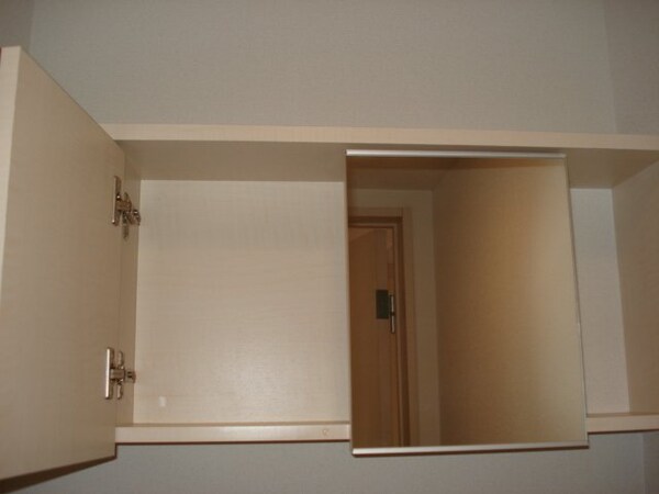 トイレ(トイレ戸棚)