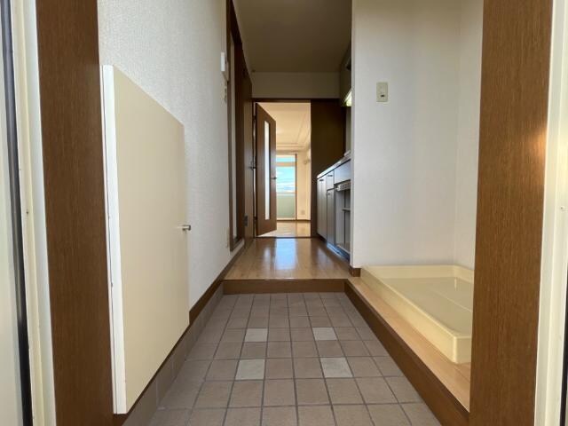 物件内観写真24　(玄関)