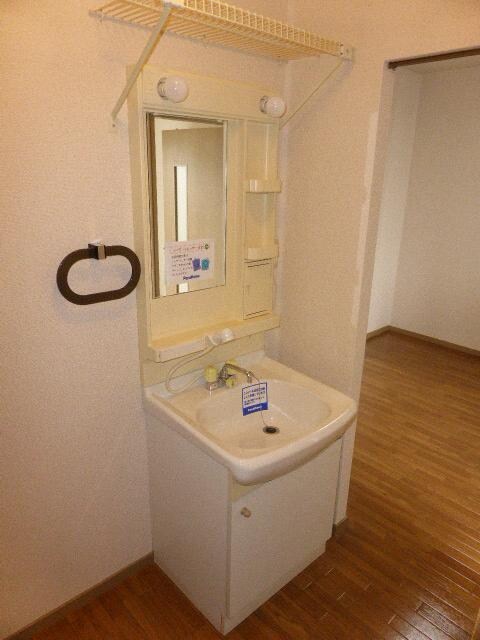 物件内観写真8　(洗面所)