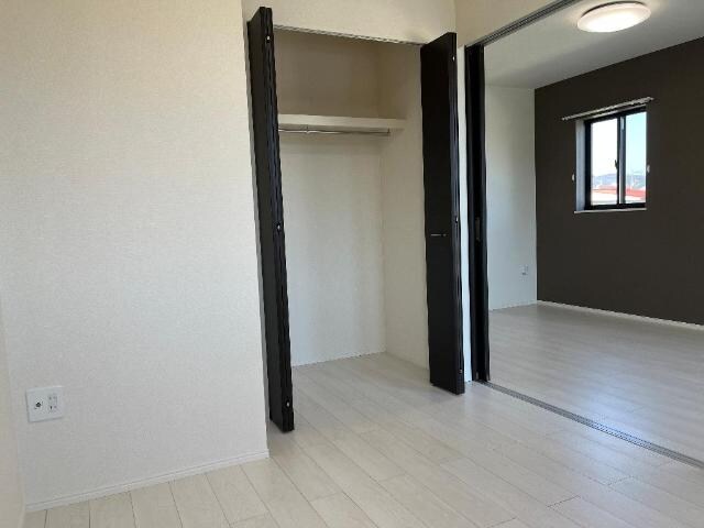 物件内観写真9　(洋室)