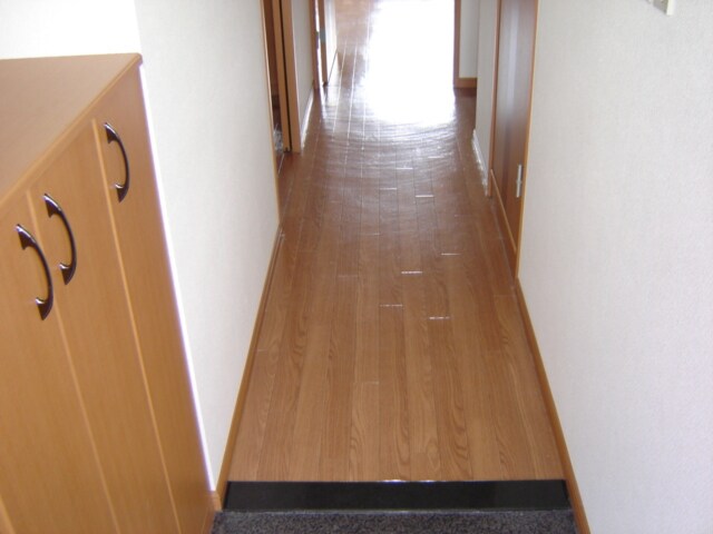 物件内観写真28　(廊下)