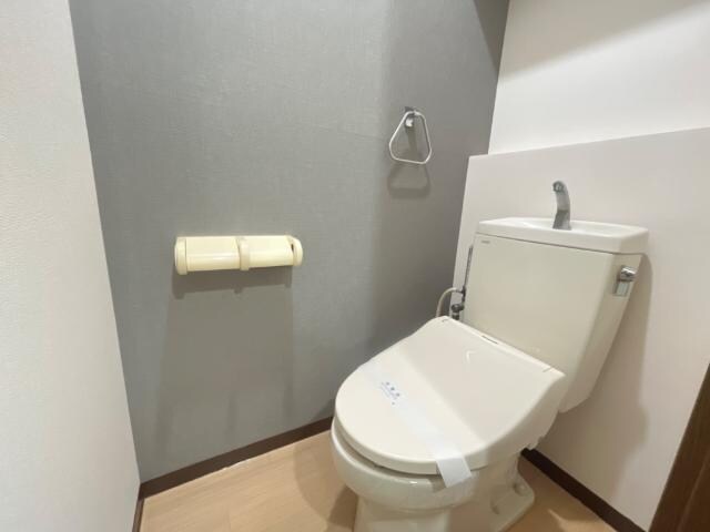 物件内観写真8　(トイレ)