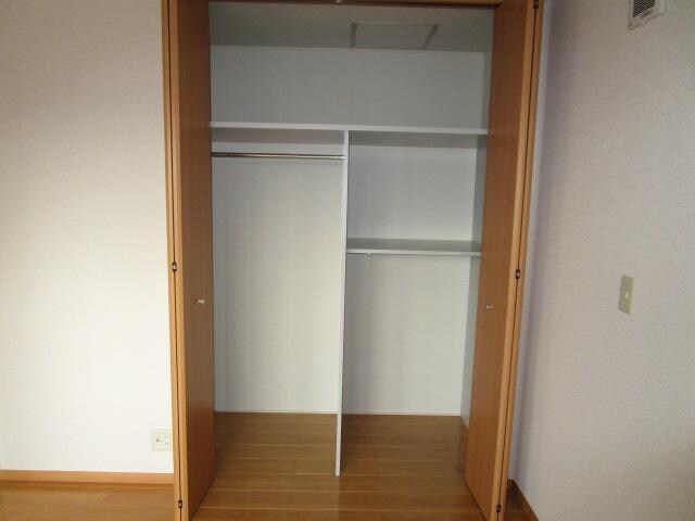 物件内観写真12　(収納)