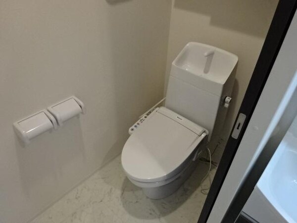 トイレ(シャワー付トイレ)