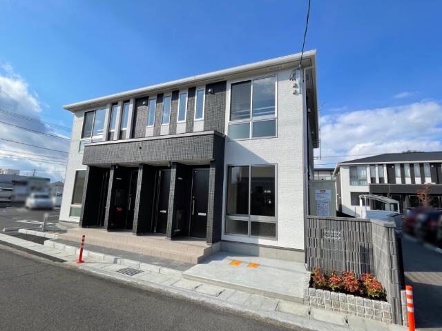 物件外観写真1　(外観写真（昼）)