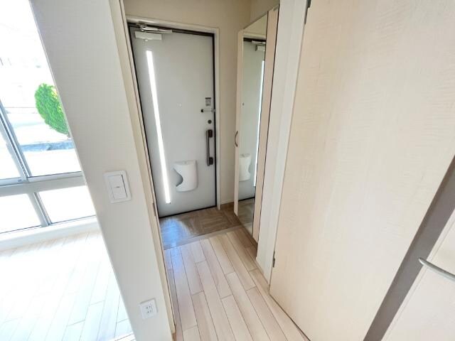 物件内観写真14　(玄関)