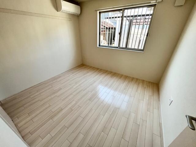 物件内観写真15　(洋室)