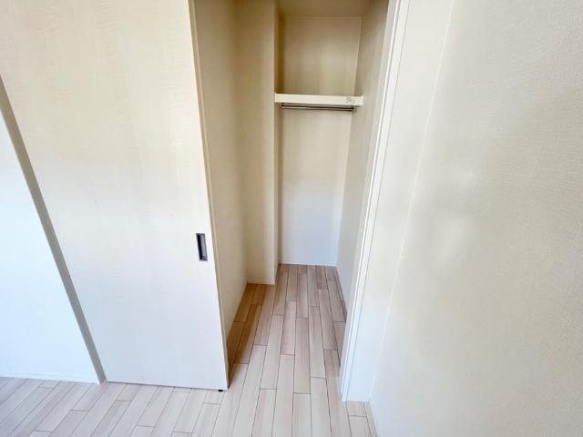 物件内観写真16　(北側洋室WIC)