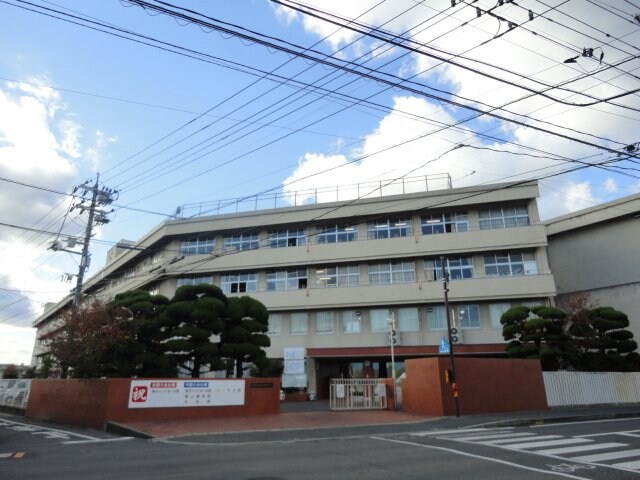 物件外観写真8　(総社西中学校まで1,300ｍ)