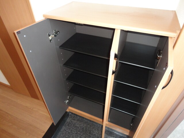 物件内観写真21　(下足箱)