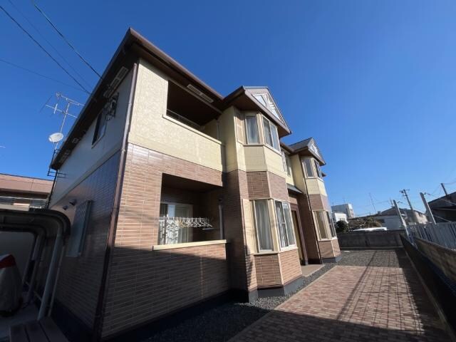 物件外観写真2　(外観写真（昼）)