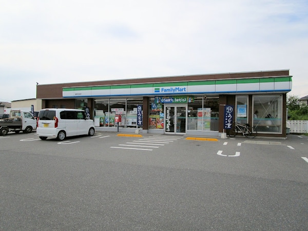 周辺環境(ファミリーマート 倉敷笹沖南店 703m)