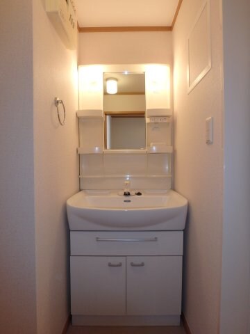 物件内観写真17　(総社市井手　グランパレＫ　1LDＫ　独立洗面台)
