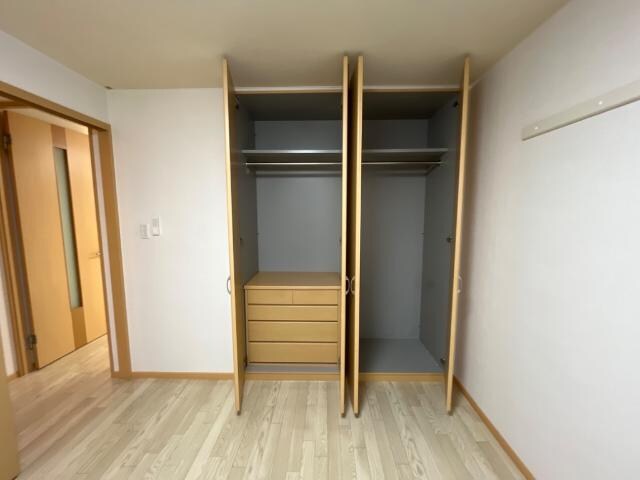 物件内観写真13　(収納)