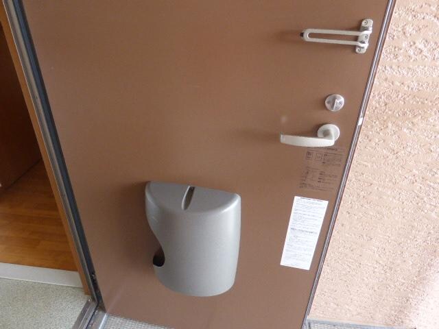 物件内観写真7　(玄関ドア)