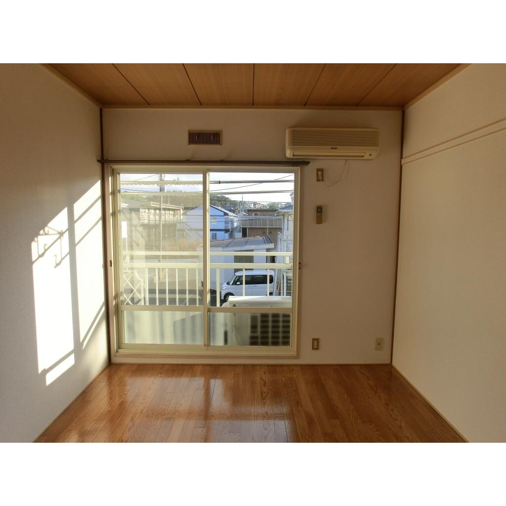 物件内観写真2　(洋室)