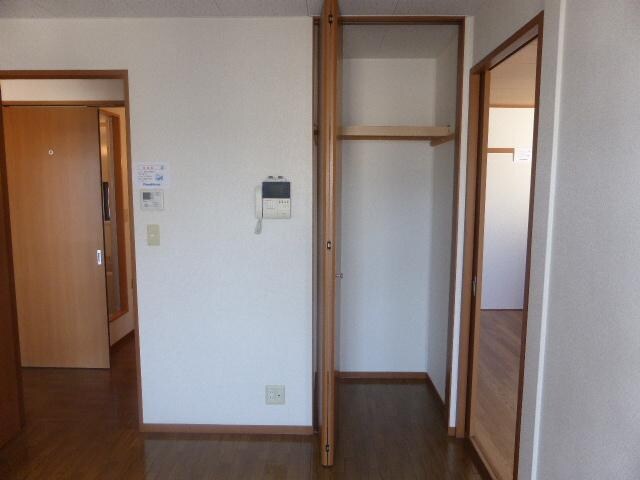 物件内観写真10　(収納)