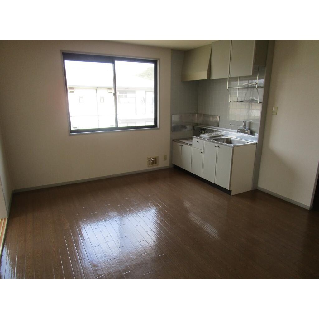 物件内観写真2　(リビング)