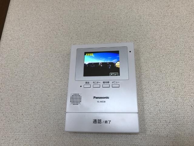 物件内観写真13　(カメラ付インターホン)