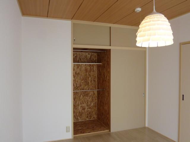 物件内観写真9　(洋室)