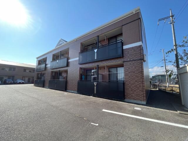 物件外観写真2　(外観写真（昼）)