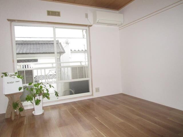 物件内観写真5　(リビング)