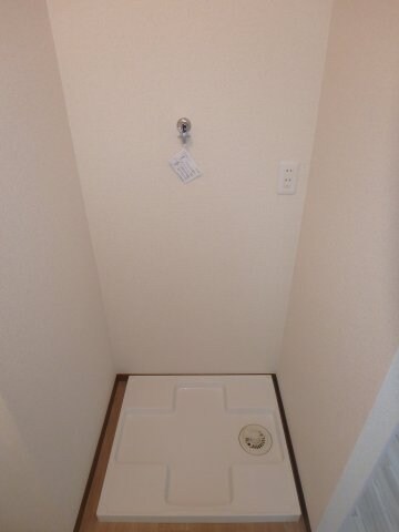 物件内観写真16　(西中新田　フォンテーヌB　2LDK　室内洗濯機置場)