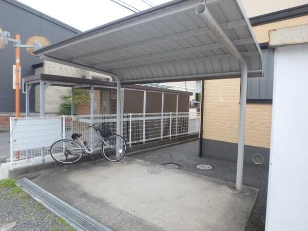 建物設備(西中新田　フォンテーヌB　2LDK　駐輪場)