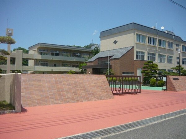 周辺環境(矢掛中学校まで200m)