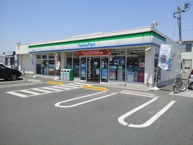物件外観写真5　(ファミリーマートまで350m)