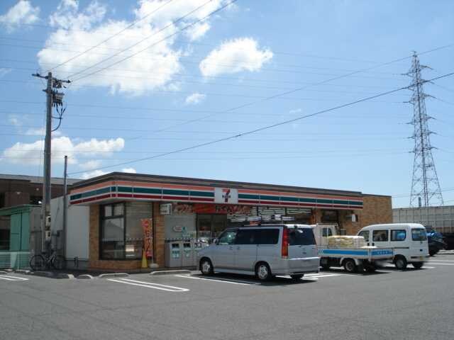 物件外観写真4　(セブンイレブン（コンビニ）まで80ｍ)