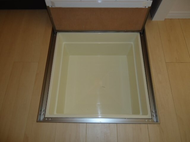 物件内観写真18　(床下収納)