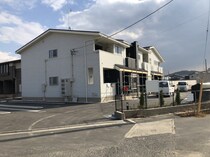 井原鉄道井原線 川辺宿駅 2階建 築8年の外観写真