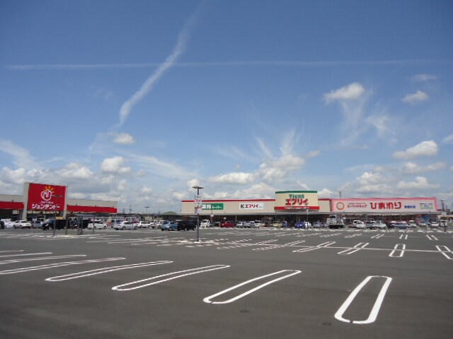 物件外観写真5　(エブリイ（スーパー）まで900ｍ)