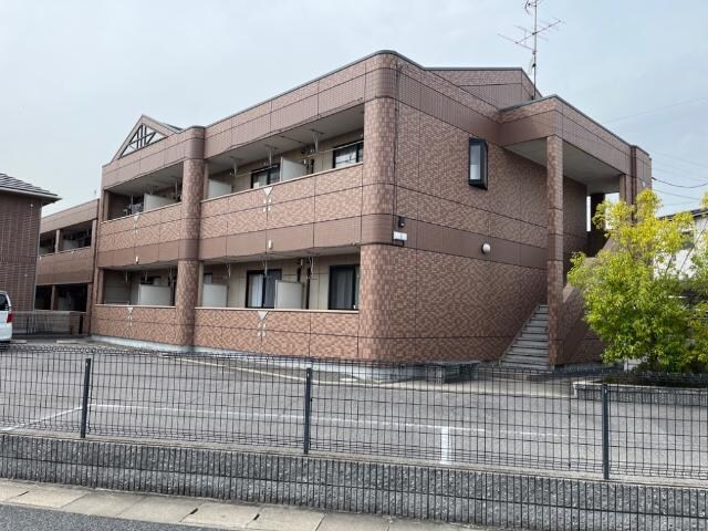 物件外観写真1　(外観写真（昼）)