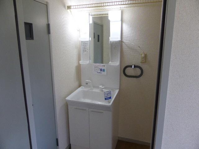 物件内観写真5　(洗面所)