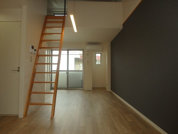 洋室(松島　クレストウッド　1R+ロフト　洋室)