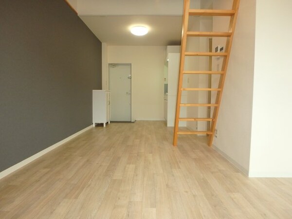 洋室(松島　クレストウッド　1R+ロフト　洋室)