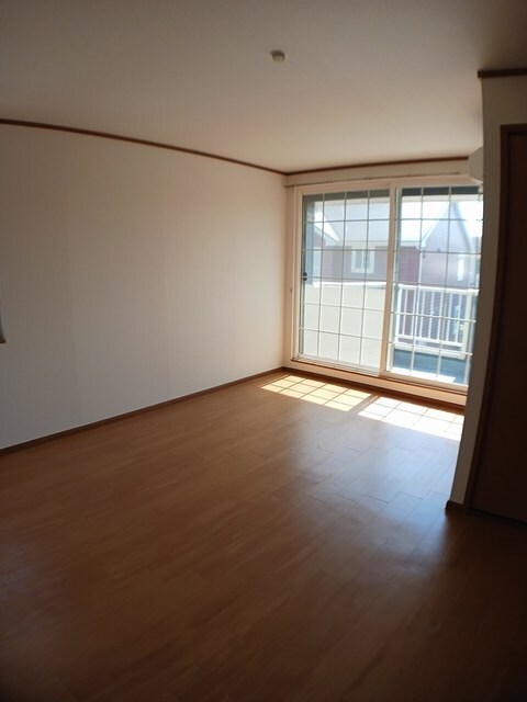 物件内観写真3　(マルナカ茶屋町店まで650m)