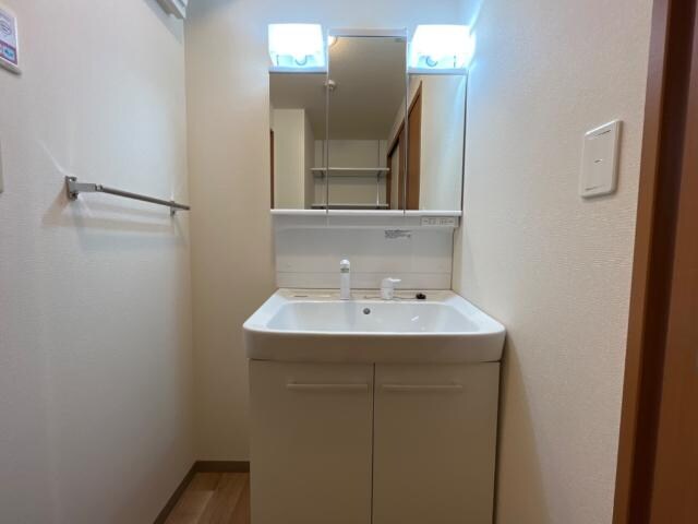 物件内観写真13　(洗髪洗面化粧台)
