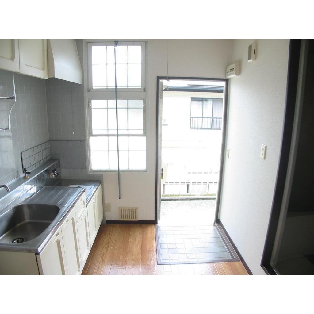 物件内観写真7　(玄関)