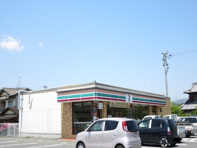 物件外観写真6　(セブンイレブン勇崎店まで450m)